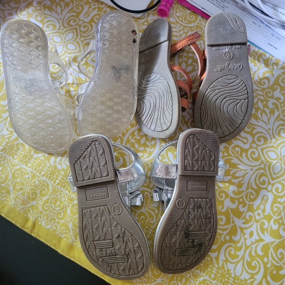 Michael Kors toddler sandals - Picture 5 of 5